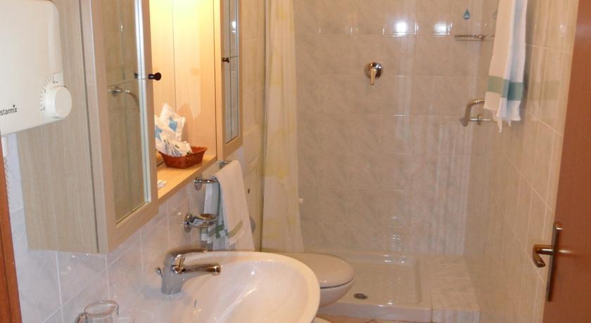 Casa Vacanze Touring Verbania Eksteriør billede