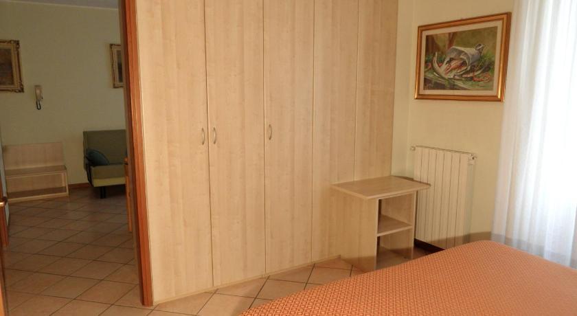 Casa Vacanze Touring Verbania Værelse billede